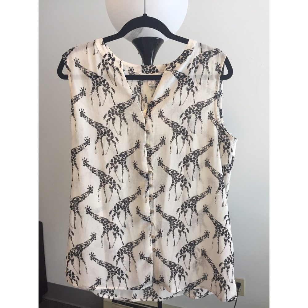 NWT Giraffe Print Blouse🦒
